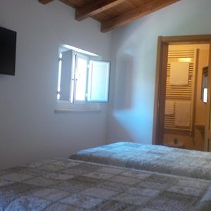 Kamer met een Queen Size Bed